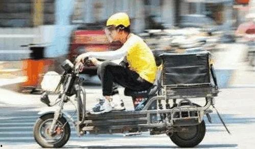 外卖小哥看吃瓜,揭秘吃瓜群众的日常