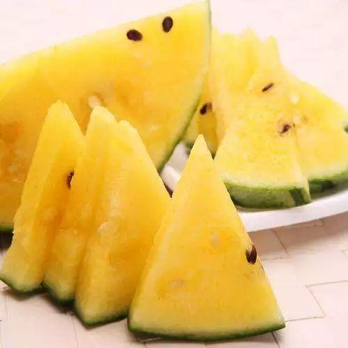 吃黑梅瓜,夏日消暑佳品，品味独特口感之旅